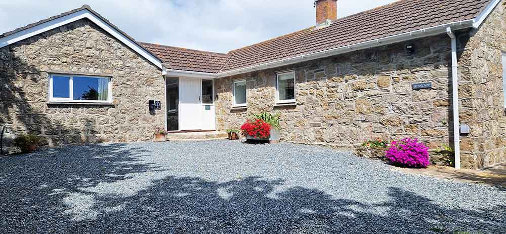 Seascape Cottage with EV charger